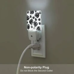 Night Light, A Black And White Image Of Leaves. -Nuas Diy Shop 0603101c02c9cbd58210a41d9d2df1bd1747fe21