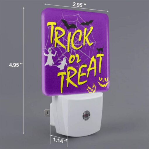Night Light, A Purple Background With A Spider Web And Bats -Nuas Diy Shop 0931cf8d9a78c0e1defb7d7b4a72e0ee55b5680a