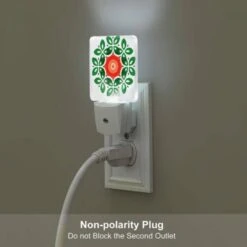 Night Light Set Of 2, A Green Leaf Design With A Red Center. -Nuas Diy Shop 351a2f7531150f8a7fa622e2d5f53516bd4330d4