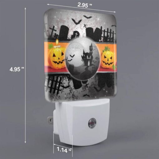 Night Light, A Black And White Image Of A Pumpkin And A Castle. -Nuas Diy Shop 683d177bb229e841abbb6fe747e55d4706080164