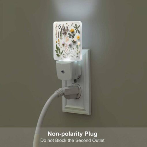 Night Light Set Of 2, A Collection Of Flowers And Plants Are Displayed On A Table. -Nuas Diy Shop 686a29944d423dff81b759001e40fabd44140f95