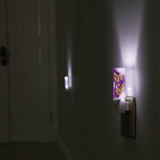 Night Light, A Purple Background With A Spider Web And Bats -Nuas Diy Shop 6dbda1988dd3b460c23030f2f404a99a7136f292