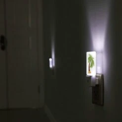 Night Light, A Green Palm Tree With A Brown Trunk. 7 Night Light, A Green Palm Tree With A Brown Trunk. -Nuas Diy Shop 7bcb36558ab1a9983e1d9363cb20be7405254748