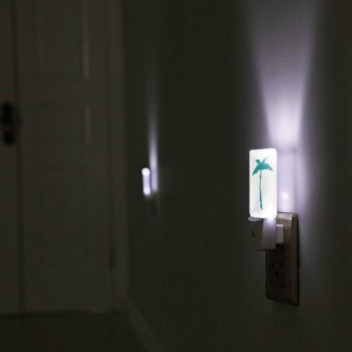 Night Light, A Green And White Palm Tree With A Blue Sky In The Background. -Nuas Diy Shop 851dd047db9b839a07e8b9eee476770136952c39