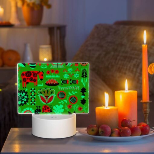 Rectangular Acrylic Night Light, A Green And Red Patterned Fabric With Various Plants And Animals On It. -Nuas Diy Shop 89db5783c3d858e68b30c7a756aeda903834757f