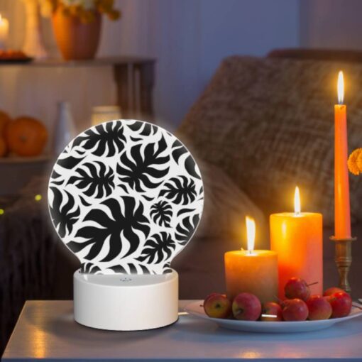 Round Acrylic Night Light, A Pattern Of Black And White Flowers. -Nuas Diy Shop 92792f9f3a8d36c9a092292fd5e7beb22afaff29
