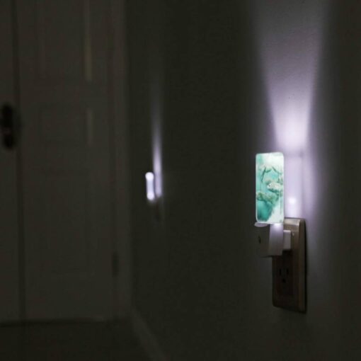 Night Light, A School Of Fish Swimming In The Ocean. -Nuas Diy Shop cb5dcc4a8a504b8f36564073e46e44b2322ed326