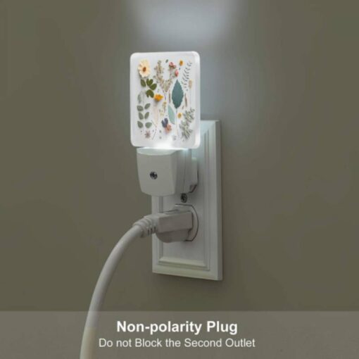 Night Light Set Of 2, A Collection Of Different Flowers And Leaves. -Nuas Diy Shop fe4653f271f1ceea595e5e00c9cf81d2c1ce2962
